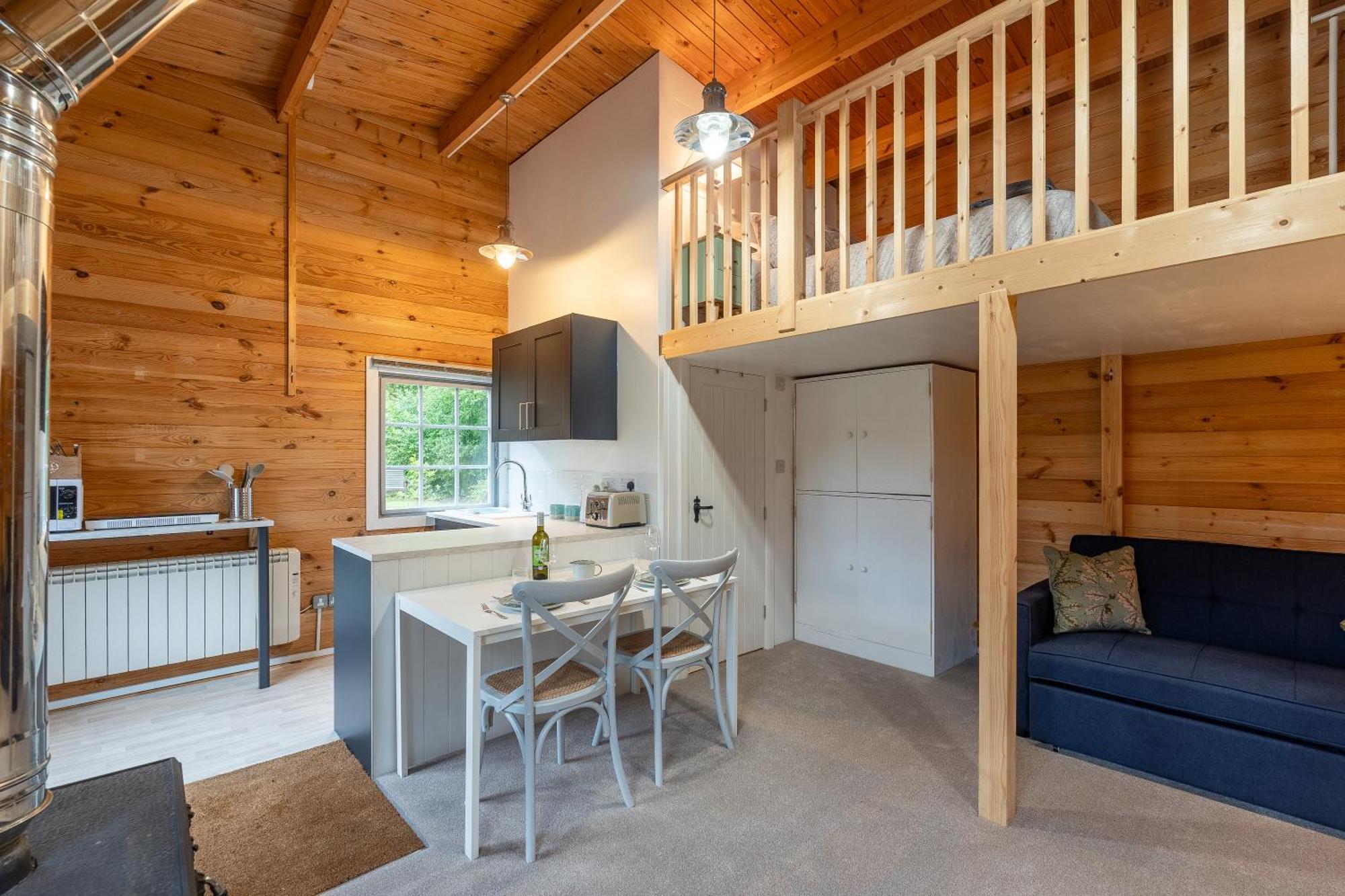 Holiday home Walliswood - Wood Burner, Air Con & Wi-fi, Rural Retreat Ewhurst