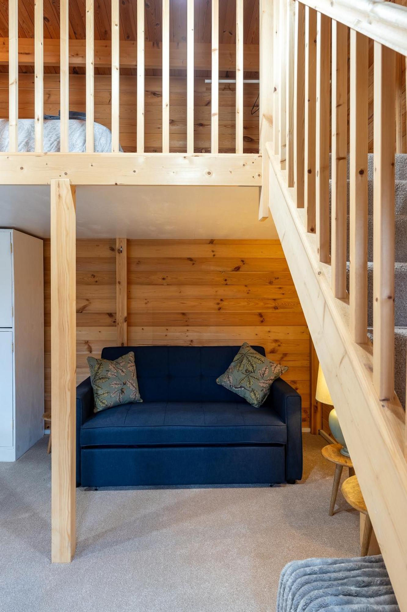 Walliswood - Wood Burner, Air Con & Wi-fi, Rural Retreat