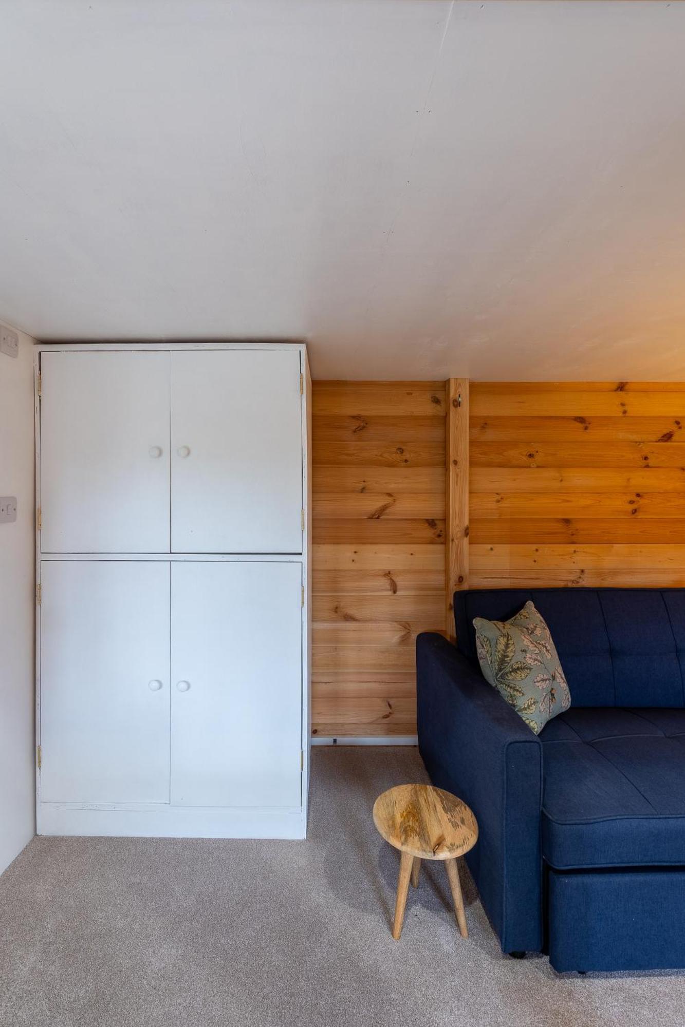Holiday home Walliswood - Wood Burner, Air Con & Wi-fi, Rural Retreat