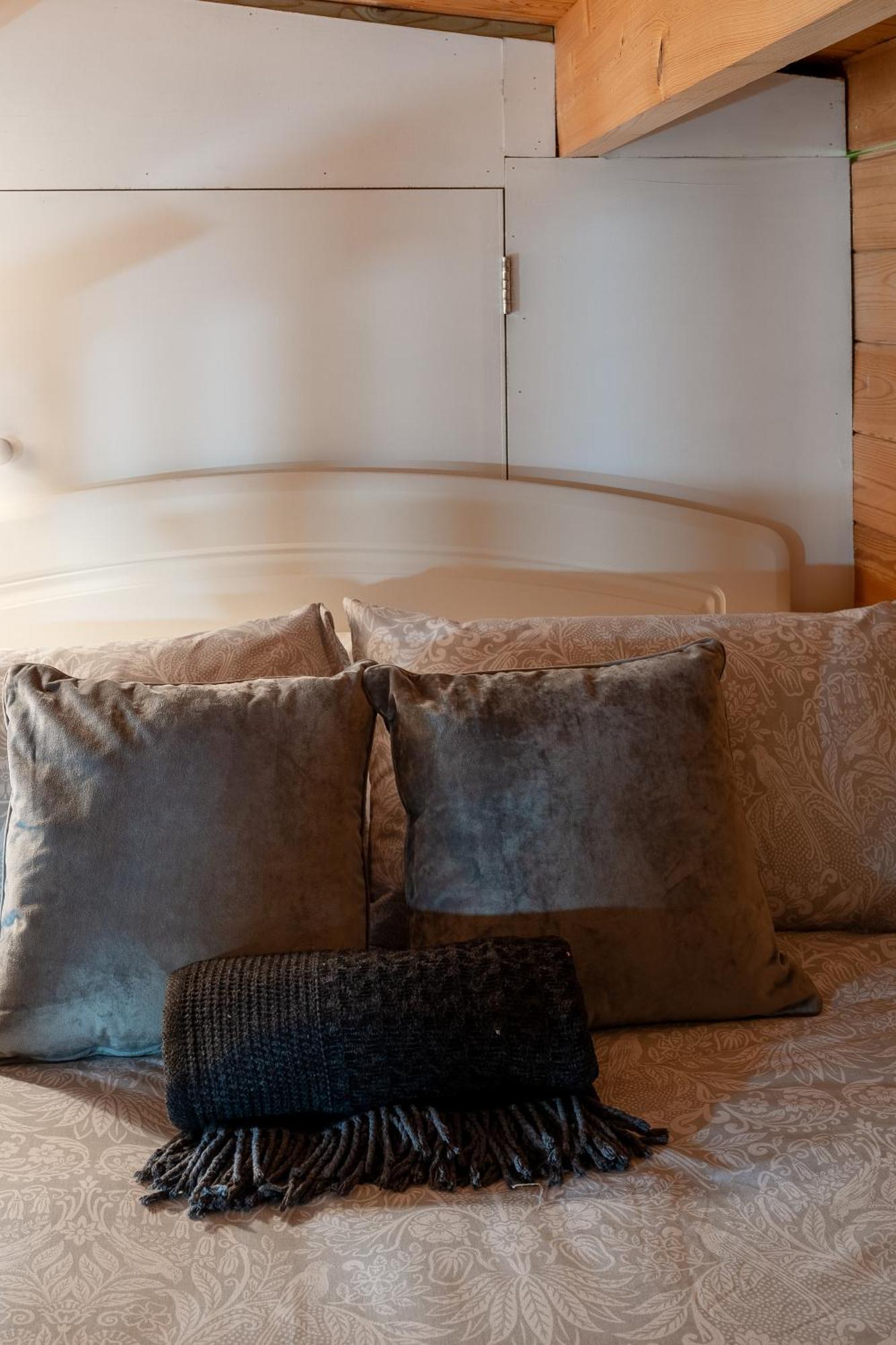 Walliswood - Wood Burner, Air Con & Wi-fi, Rural Retreat Ewhurst