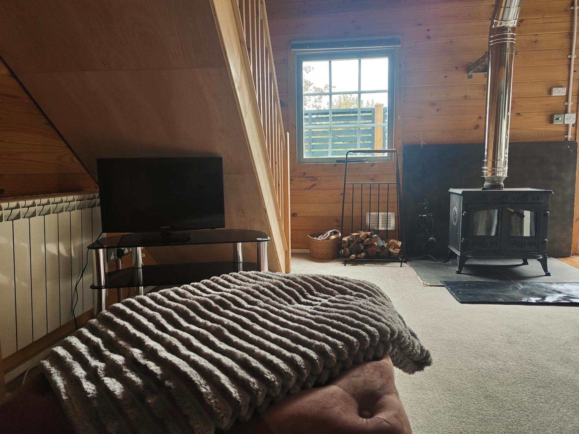 Holiday home Walliswood - Wood Burner, Air Con & Wi-fi, Rural Retreat Ewhurst