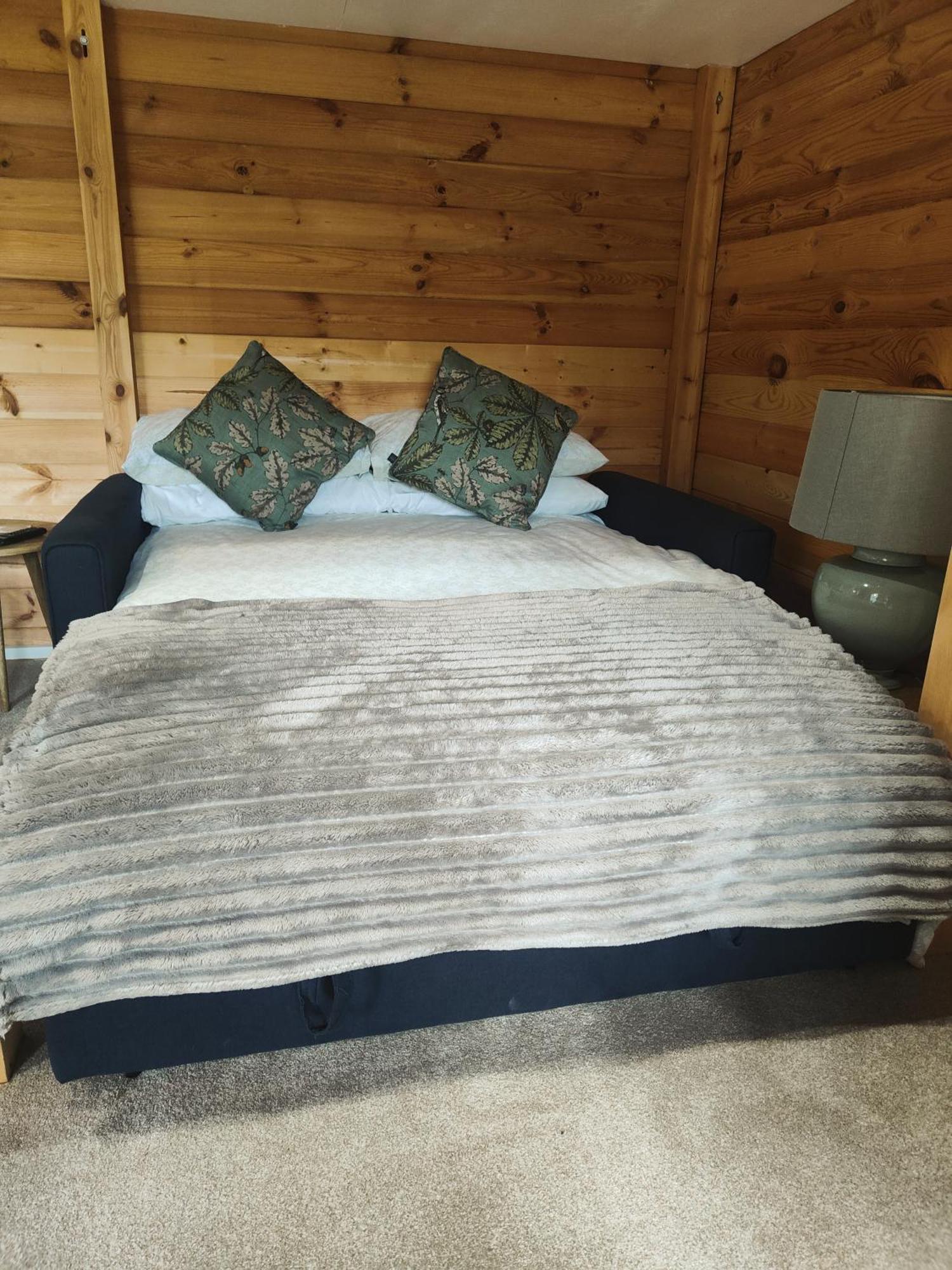 Walliswood - Wood Burner, Air Con & Wi-fi, Rural Retreat Ewhurst